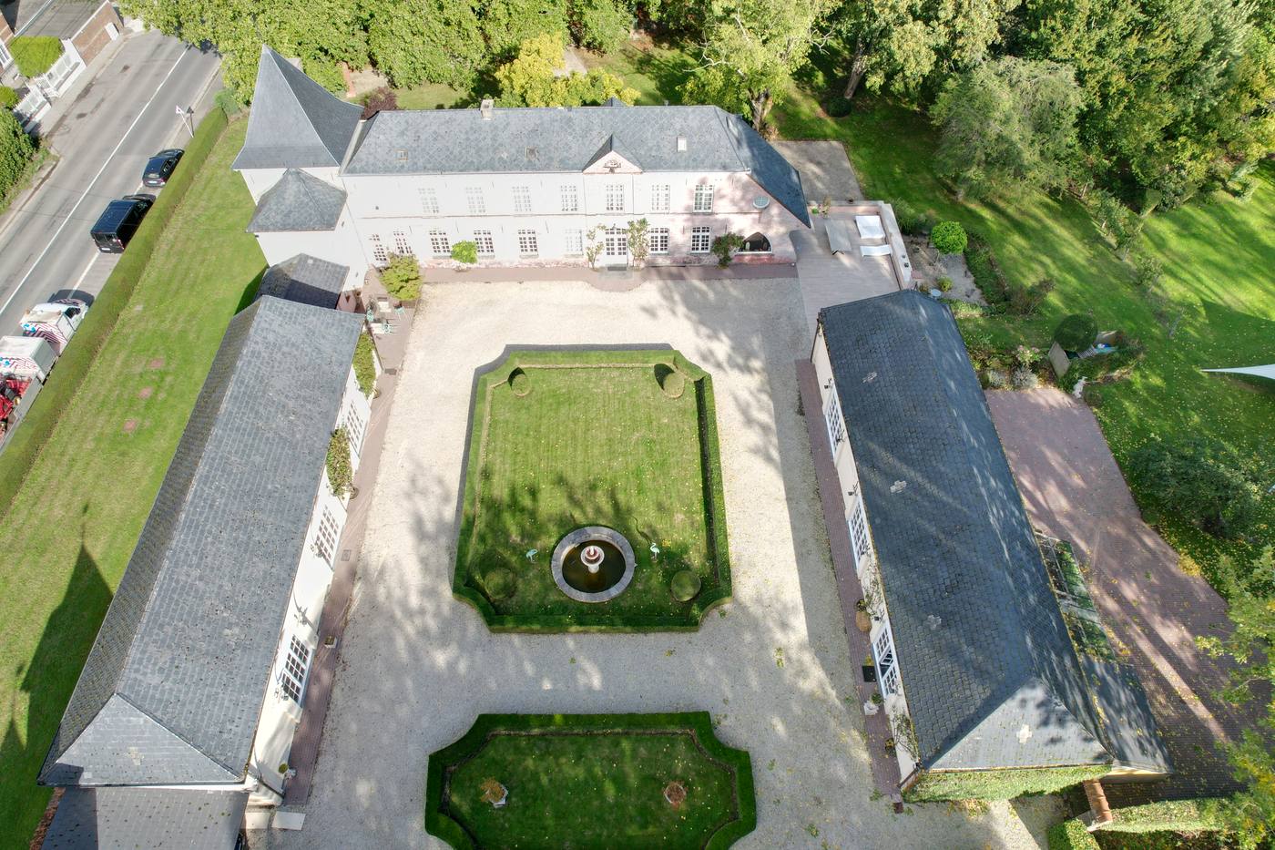 Vue aérienne château Wallonie — MaximumSky Photography