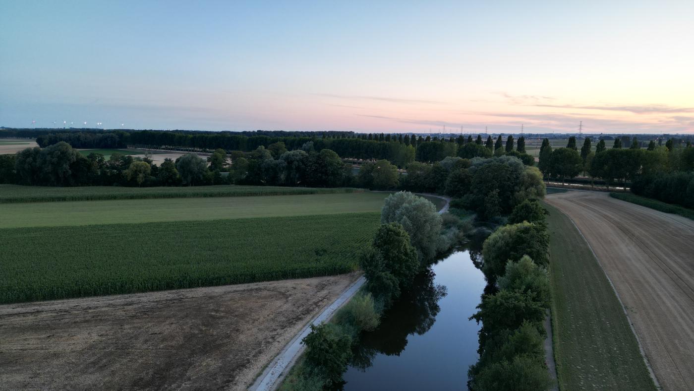 Canal de St Léger au coucher de soleil — MaximumSky Photography